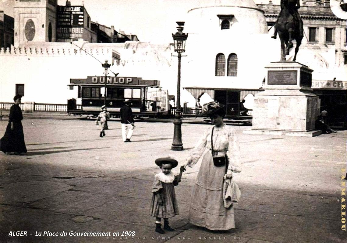 Alger - Place du Gouvernement - 1908.jpg
